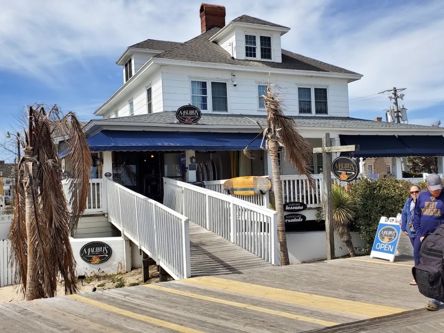 Malibu's Surf Shop Malibu's Surf Shop