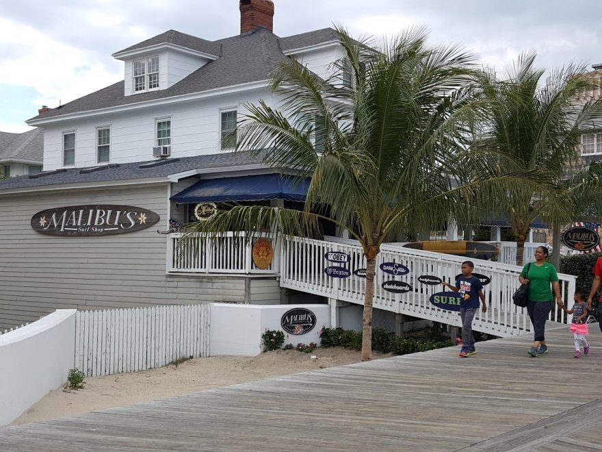 Malibu's Surf Shop Malibu's Surf Shop
