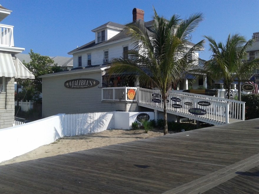 Malibu's Surf Shop Malibu's Surf Shop