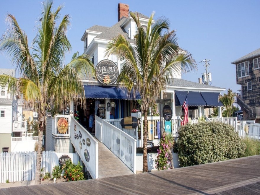 Malibu's Surf Shop Malibu's Surf Shop